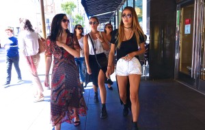 Entourage of girlfriends