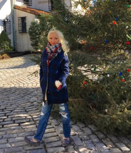 Liliya in front of Oheka Castle