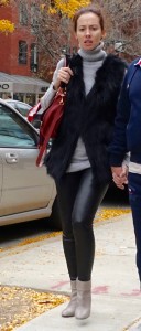 how to wear leather leggings
