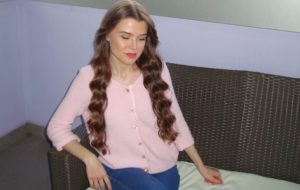 Julia with curly hair