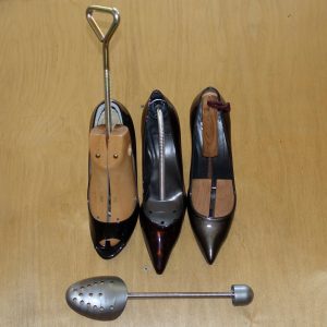 Shoe stretcher and trees
