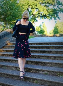 slimming crop top - midi skirt on stairs