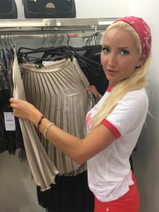Liliya discovering the skirt