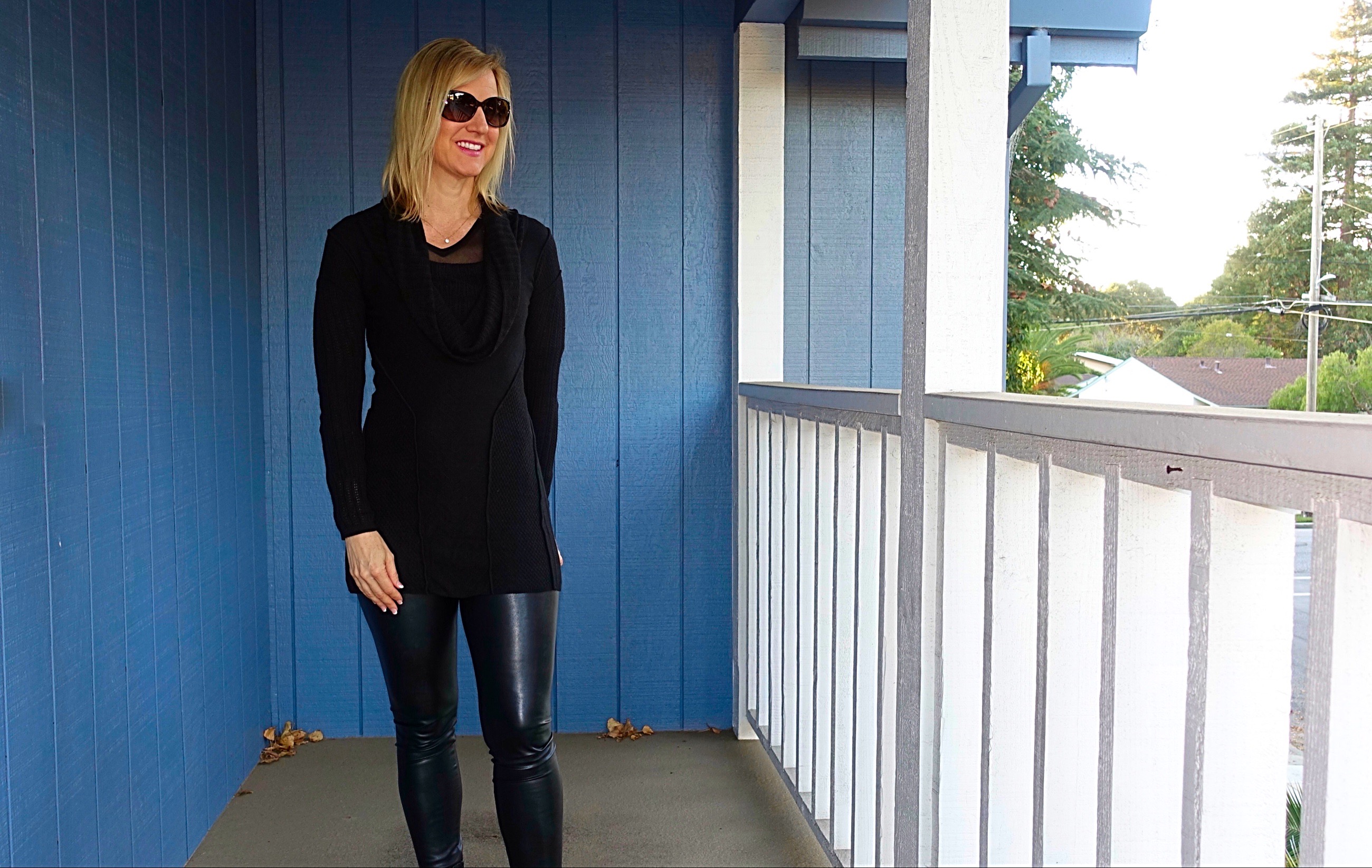 Comfy, chic travel outfit