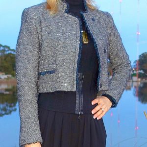 Short jacket with blue details